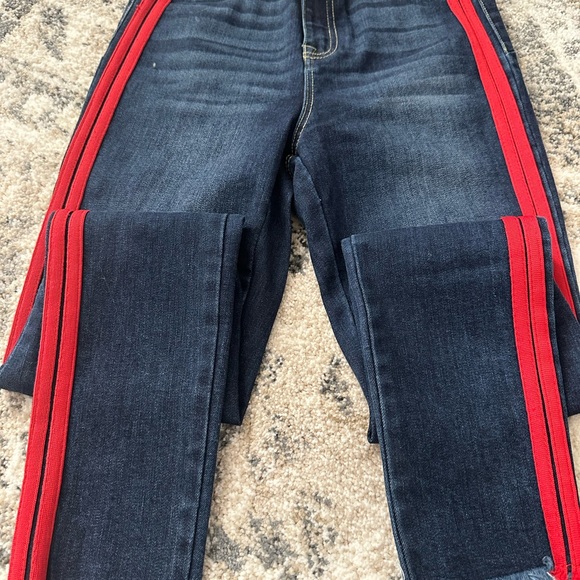 No boundaries super slim high rise jeans. - Picture 3 of 7